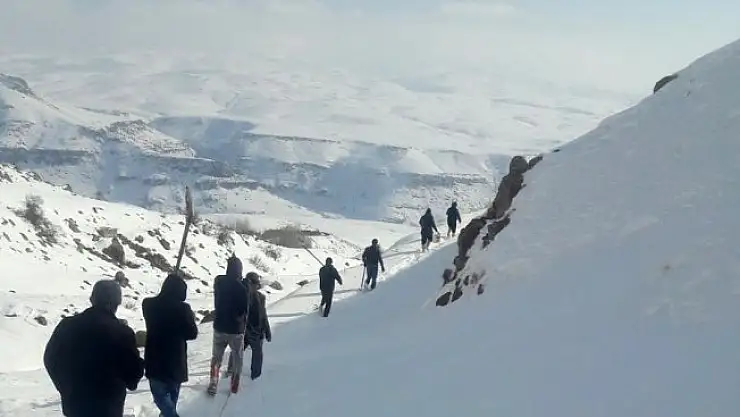 VASKİ ekipleri, 4 kilometrelik yolu yaya giderek arızayı onardı