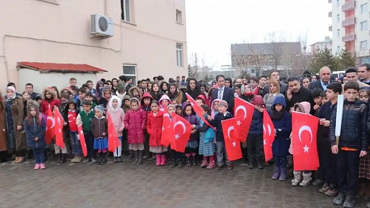 Ağrılı öğrencilerden Afrin'e gidecek PÖH'lere mektuplu uğurlama