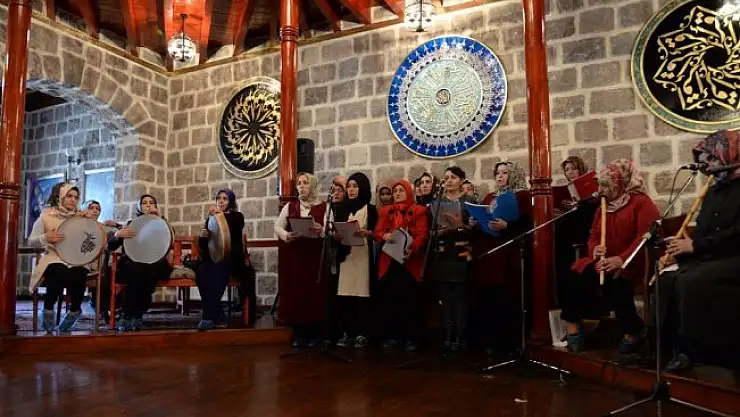Altın Tasavvuf Korosu ile huzura yolculuk
