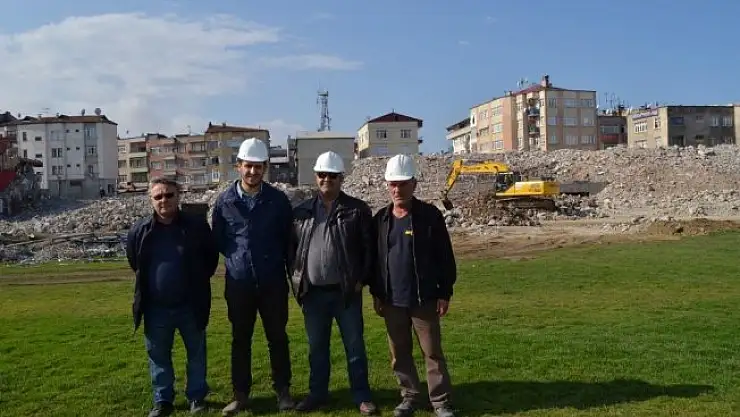 Avni Aker'de yıkım işi bitti, hafriyatı kaldı