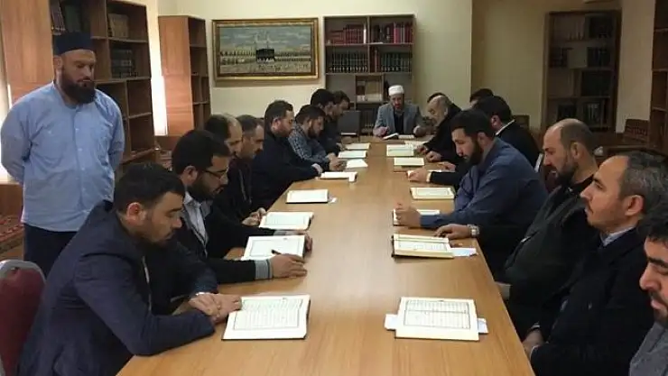Din görevlisi personele yönelik tashîh-i hurûf dersleri veriliyor