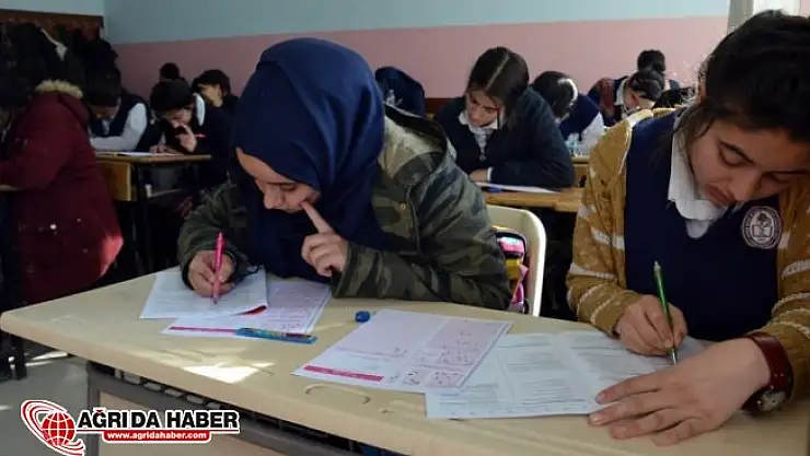 Doğubayazıt'ta Öğrenciler için Deneme Sınavı Yapıldı