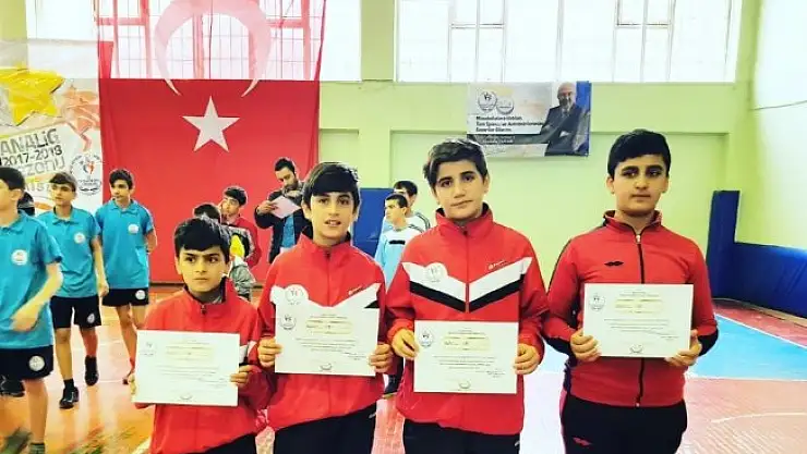 Hakkari Gençlik Spor Kulübü masa tenisi çeyrek finalde
