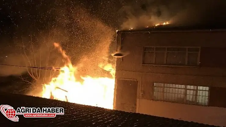 İstanbul Fatih'te Korkutan Gecekondu Yangını!