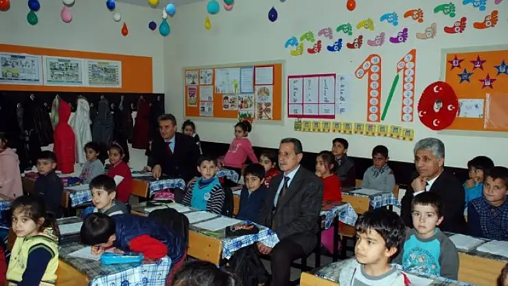 Vali Kalkancı'nın okul ziyaretleri devam ediyor