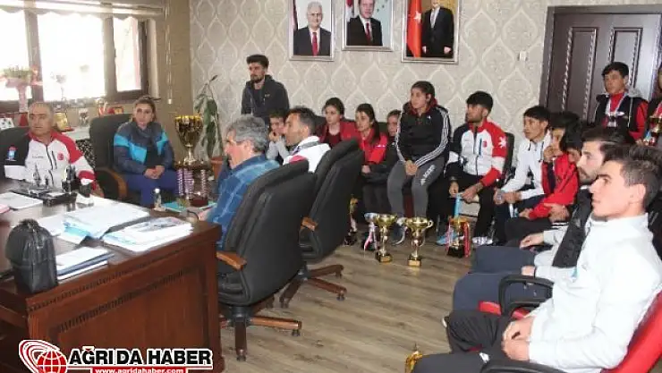 Ağrılı Kayakçılar'dan Türkiye Birinciliği ve İkinciliği
