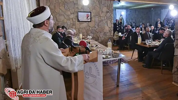 Diyanet İşleri Başkanı Erbaş: 'İhtilaflı konuları ekranlara taşıyan hocalar ve medya vebal altındadır'