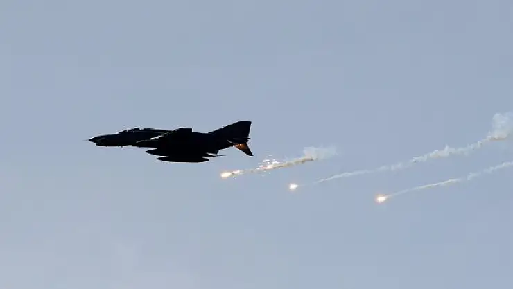 Esed tahliye devam ederken bile bombaladı: 20 ölü!