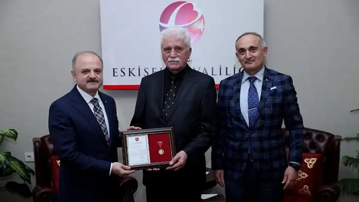 İşadamından TSK Güçlendirme Vakfı'na 1 milyon bağış