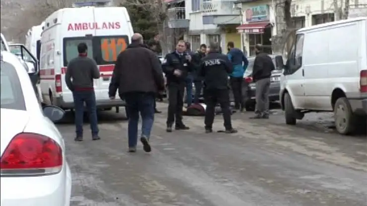 Kars'ta silahlı çatışma: Ölü ve yaralılar var
