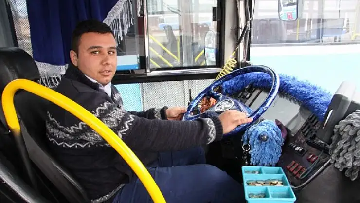 Otobüsü şoförü fenalaşan öğrenciyi hastaneye yetiştirdi