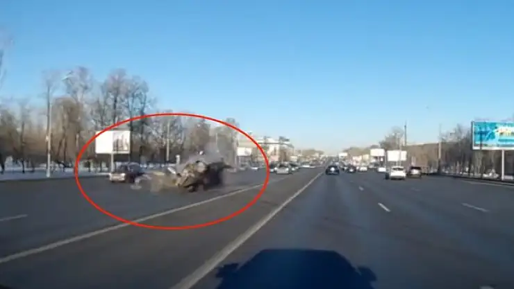 Rusya'da feci kaza: 1 ölü, 7 yaralı