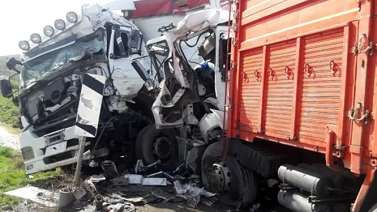 Tırla kamyon çarpıştı, insanlar deprem oldu sandı