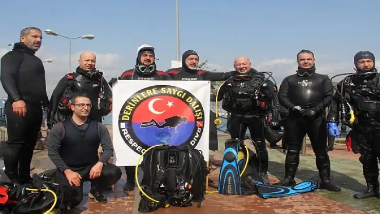 Üsküdar Vapuru'nda hayatını kaybedenler için çelenk bıraktılar