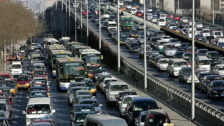 İstanbul'da Kurulan Fuarlar Trafiği Kilitledi!