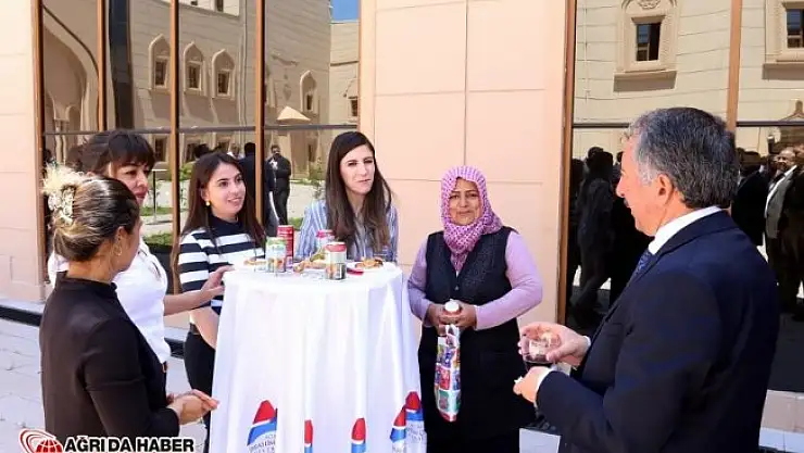 AİÇÜ'de Ramazan Bayramı Dolayısıyla Bayramlaşma Töreni düzenlendi
