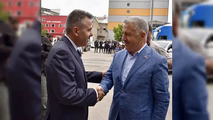 Ulaştırma Denizcilik ve Haberleşme Bakanı Ahmet Arslan Ağrı`da