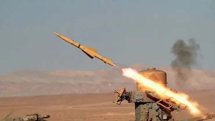 Yemen Suudi Arabistan'a Roket Attı 2 Ölü