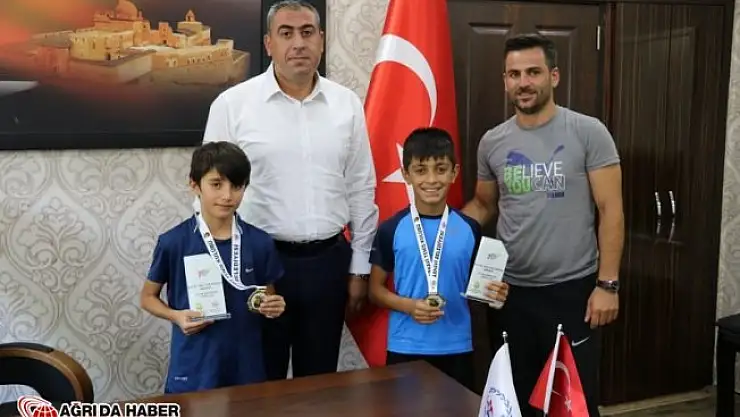 Ağrılı Minik Tenisçilerden Büyük Başarı