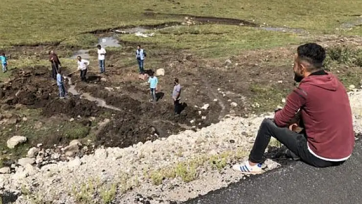 Çocukların Bulduğu Su Kaynağı Köylüleri Sevindirdi