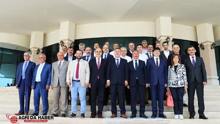 Cumhurbaşkanının atadığı Rektörlerden Ağrı'da Trump Yönetimine kınama