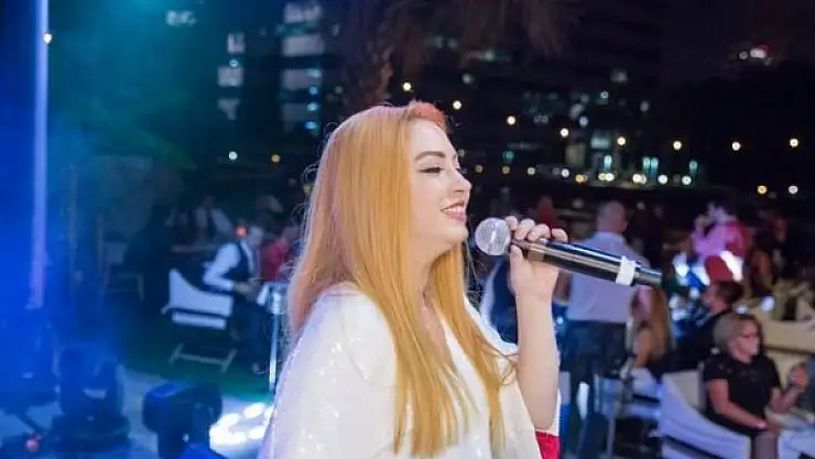 Ece Seçkin Sahneye Neden Çıkmadı!