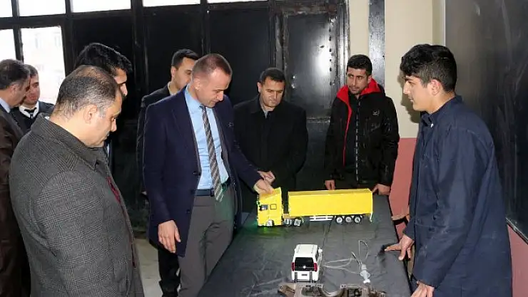 Mehmet Faruk Tekin'den Nurettin Dolgun Mesleki ve Teknik Lisesi'ni ziyaret