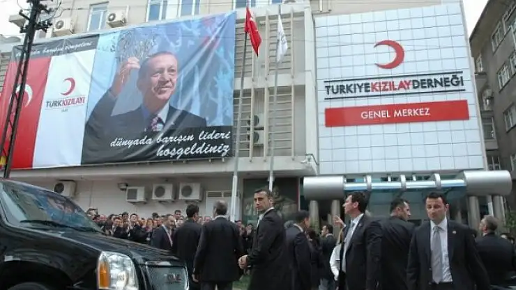 Türk Kızılayı'ndan İlk Açıklama Geldi! "Kızılay'ı FETÖ'cülere ve Hırsızlara Teslim Etmeyeceğiz"