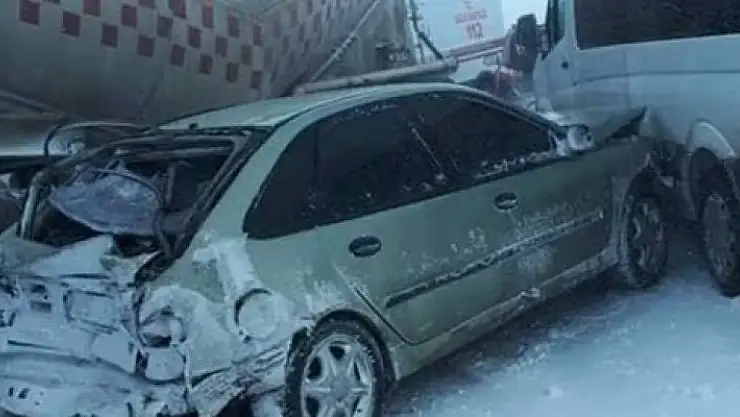 Erzurum'da 20 Araçlık Kaza! 1 Kişi Öldü!