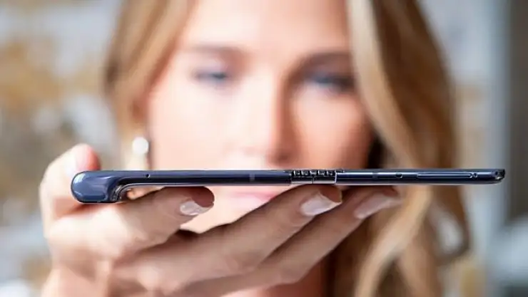 Hueawei'den Katlanabilir Telefon! Samsung...