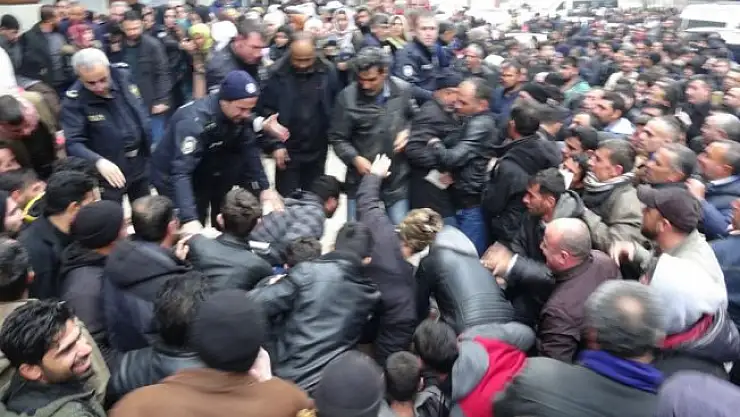 Şanlıurfa'da Suriyeliler Avrupaya Gönderiliyor Söylentisi İzdiham Yarattı