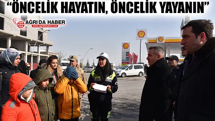Vali Süleyman Elban Yaya Önceliği Bilinci Oluşturulması Uygulamasına Katıldı