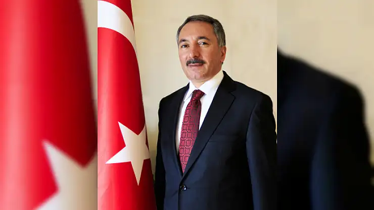 A.İ.Ç.Ü. Rektörü Abdulhalik Karabulut'tan Polis Haftası Mesajı