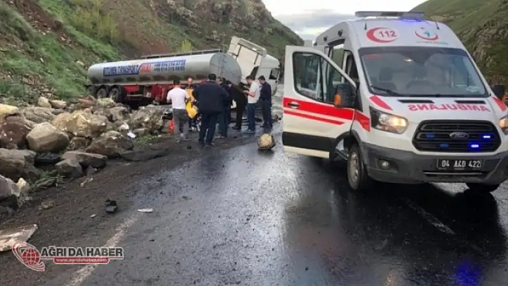 Eleşkirt'te Mazot yüklü Tır Devrildi: 1 Yaralı