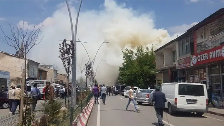 Ağrı Taşlıçay'da Korkutan Yangın