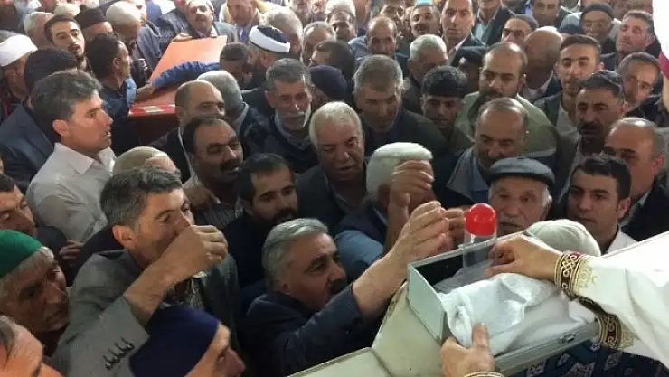 Doğubayazıt İlçe Müftülüğü Sakal-ı Şerif'i Halkla buluşturdu