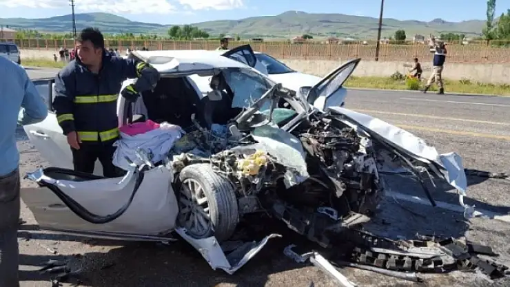 Erciş - Ağrı karayolu Trafik kazası: 3 Ölü 6 Yaralı