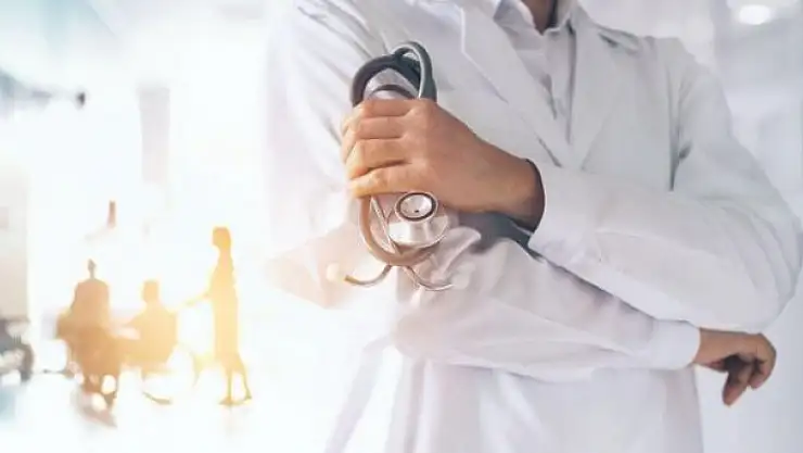 Doktorlara Yeşil Pasaport İsteği
