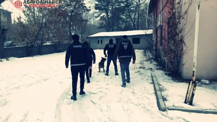 Ağrı Emniyet Müdürlüğü Narkotik Şube Metruk Binalarda Arama Yaptı