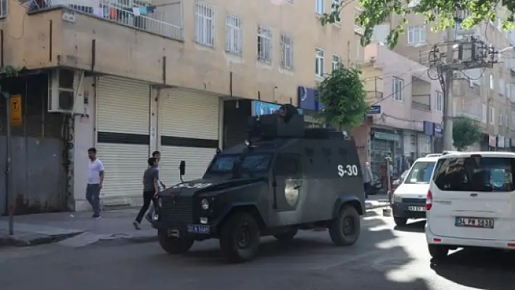 Dur ihtarına uymayıp polise ateş açtı!