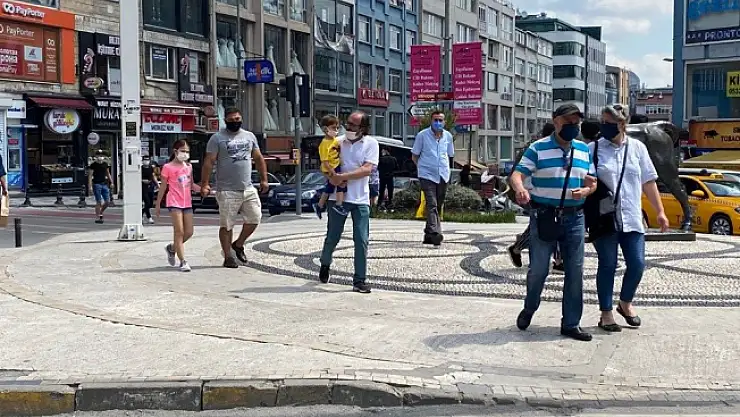 Maske takmayana kişilere ceza kesildi!