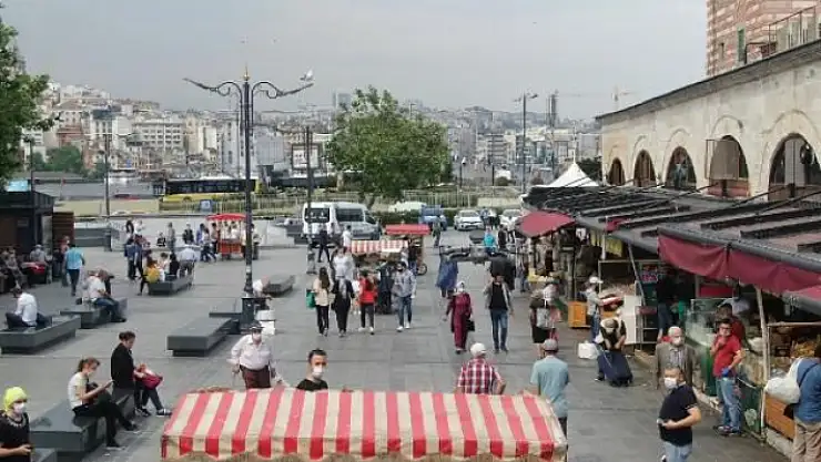 Polis Sosyal Mesafe Uyarısını Drone İle Yaptı!