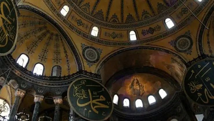 Ayasofya Camisi'ne 3 İmam 5 Müezzin Atandı