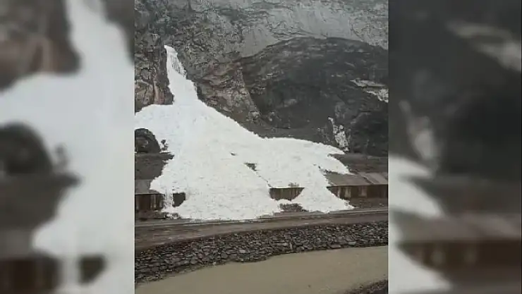 Hakkari'de Çığ Düştü! O Anlar Kameraya Yakalandı