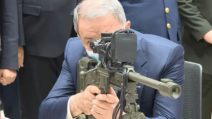 Hulusi Akar Simülasyon'da Hedefi Tekte Vurdu
