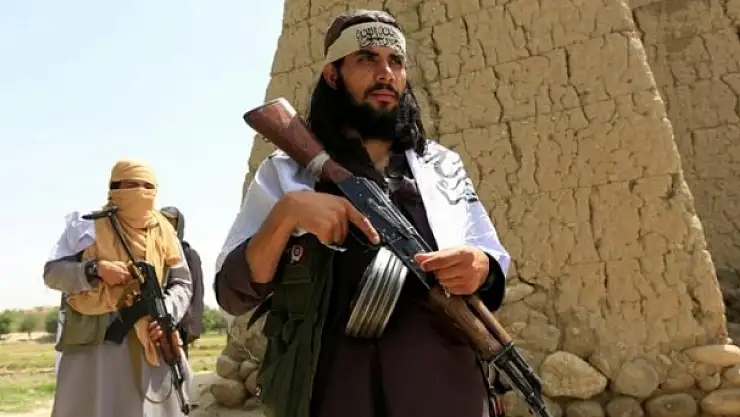 Taliban Mezar-ı Şerife yürüyor
