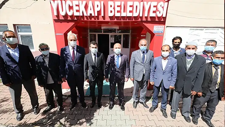 Vali Varol, Eleşkirt Yücekapı Belde Belediyesine Ziyarette Bulundu