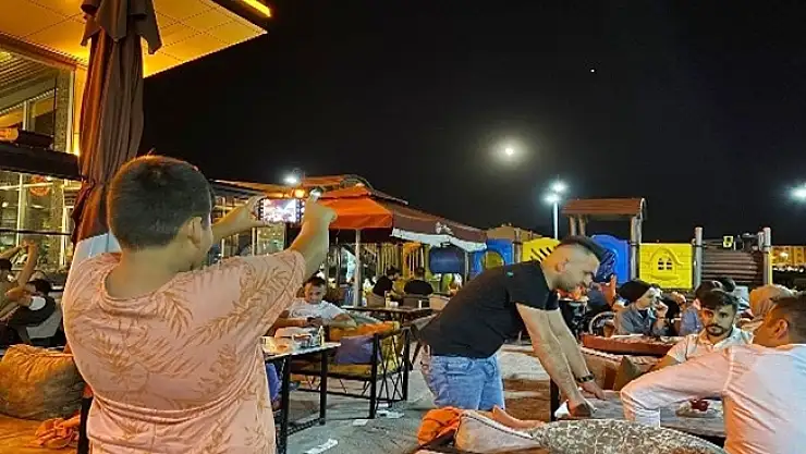 Ağrı'da dolunay görenleri heyecanlandırdı