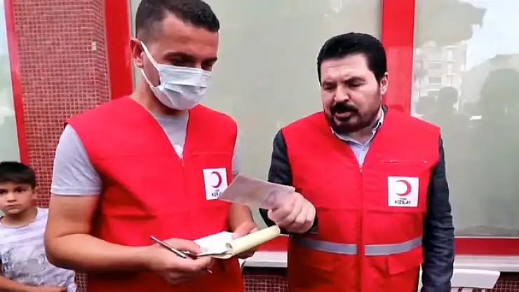 Savcı Sayan, Kurbanını Kızılay'a Bağışladı