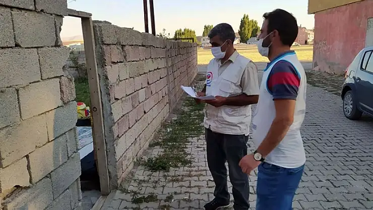 Ağrı'da öğrencilere kırtasiye yardımı yapıldı